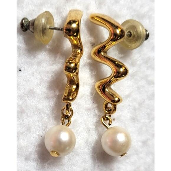 Vintage Napier Gold Zig Zag Faux Pearl Sculptural Modernist Earrings 1.5" - Picture 3 of 5